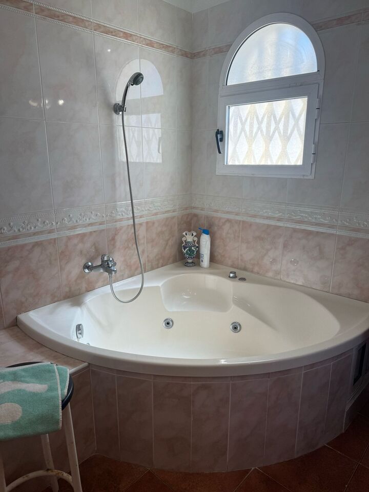 For sale - 4 Bedroom 3 Bathroom Villa in Playa Flamenca - Costa Blanca  - Alicante