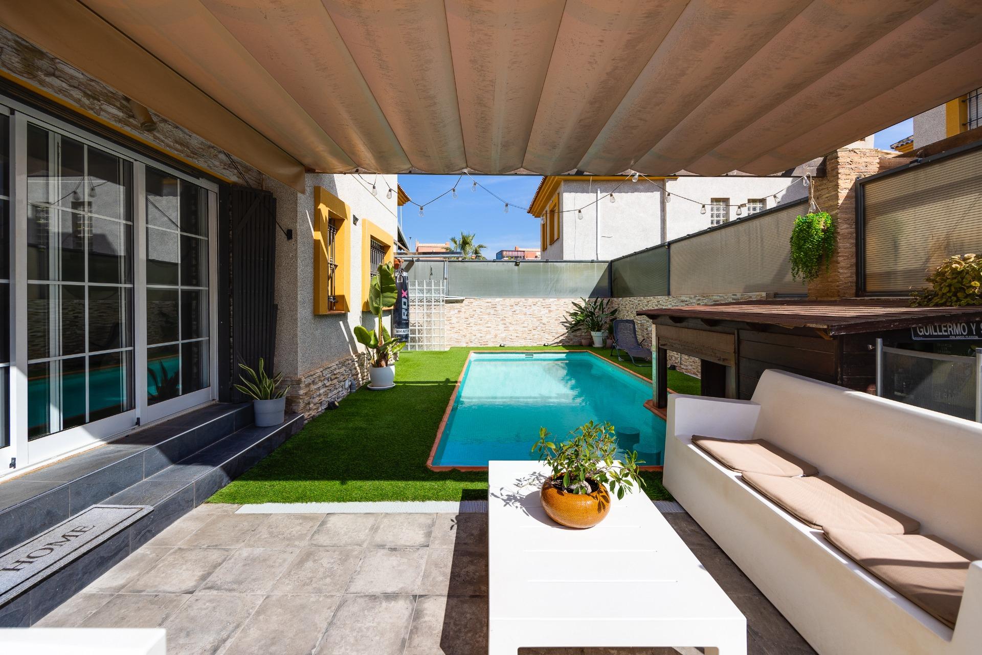 For sale - 3 Bedroom 2 Bathroom Villa in Los Montesinos - La Herrada  - Alicante