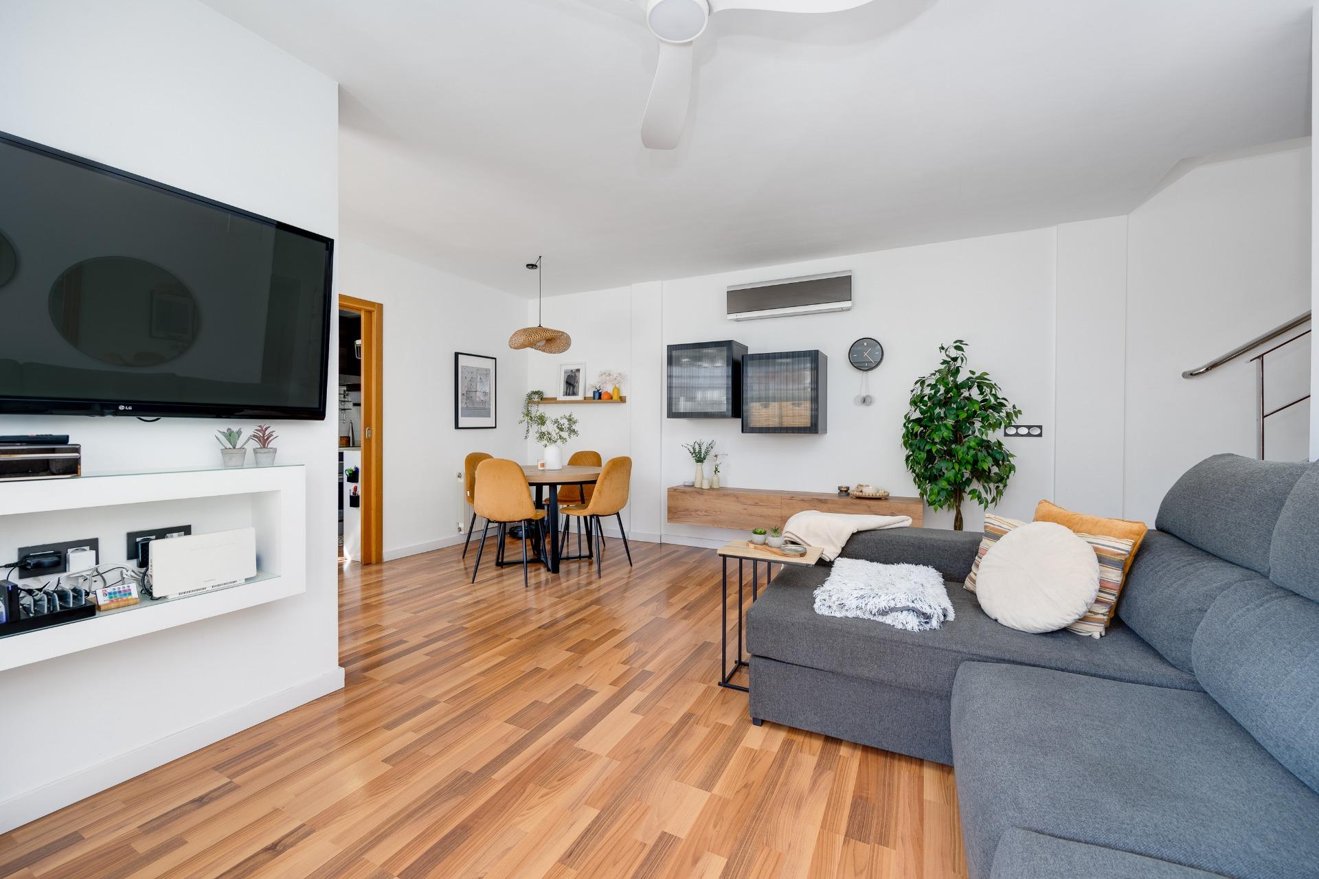 For sale - 3 Bedroom 2 Bathroom Villa in Los Montesinos - La Herrada  - Alicante