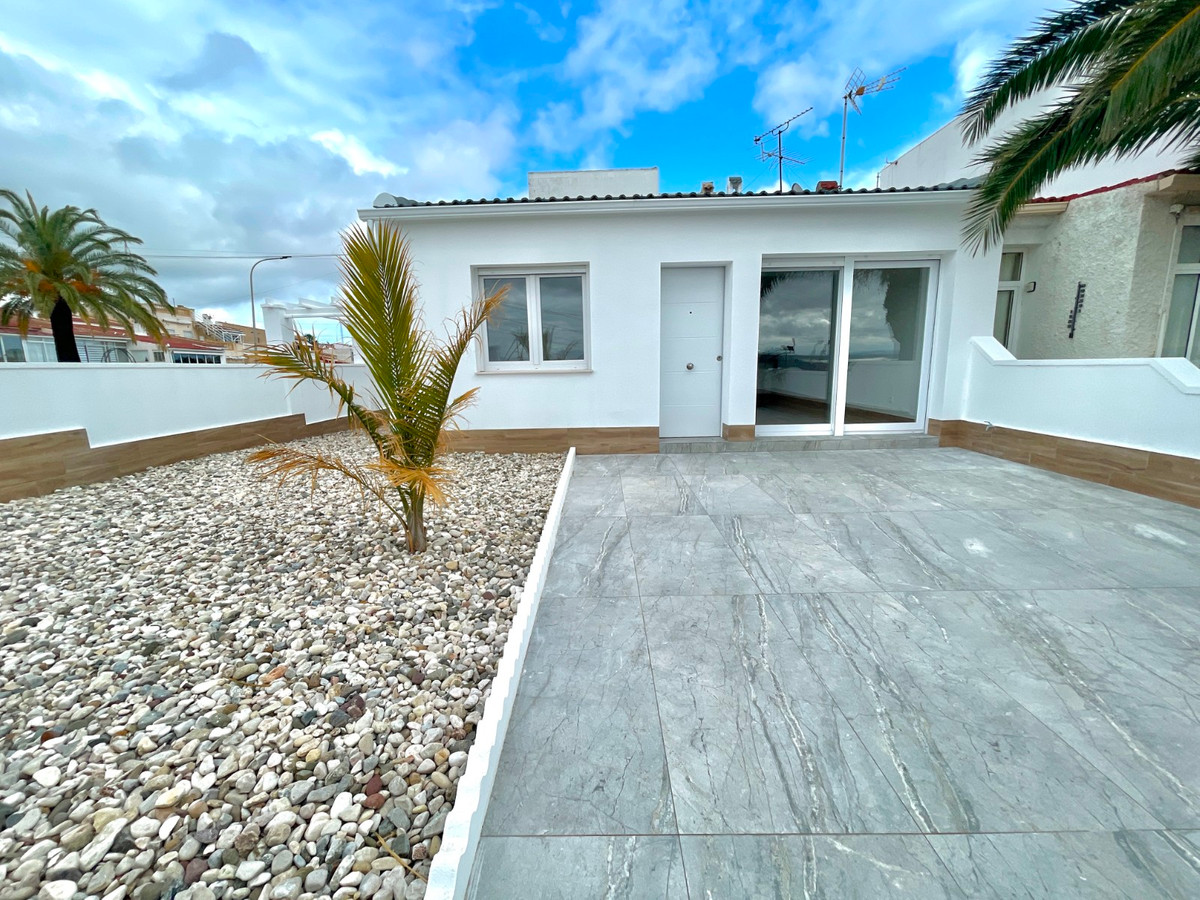 For sale - 3 Bedroom 1 Bathroom House  in Ciudad Quesada  - Ciudad Quesada  - Alicante
