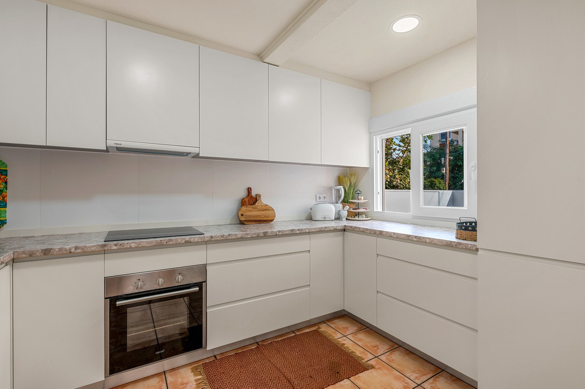 For sale - 4 Bedroom 2 Bathroom Detached Villa in Playa Flamenca  - Playa Flamenca  - Alicante