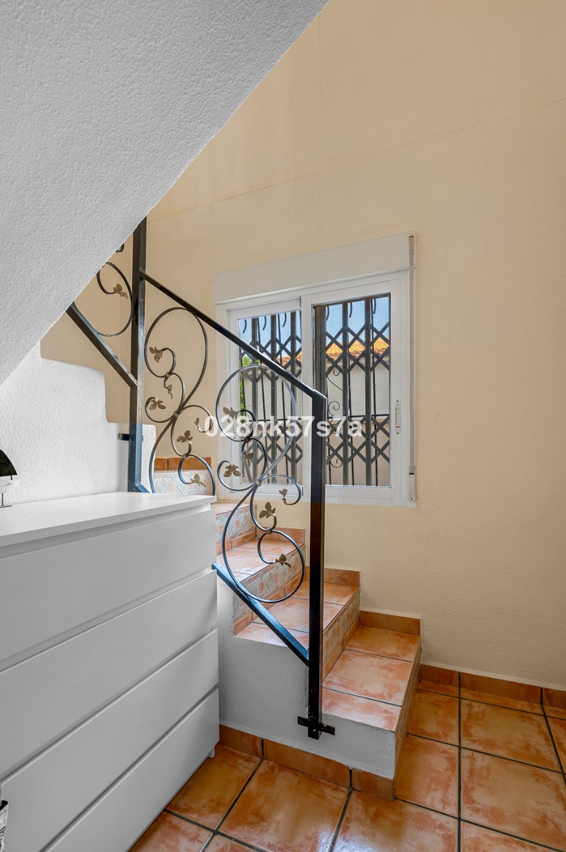 For sale - 4 Bedroom 2 Bathroom House - Detached Villa in Orihuela - Playa Flamenca  - Alicante