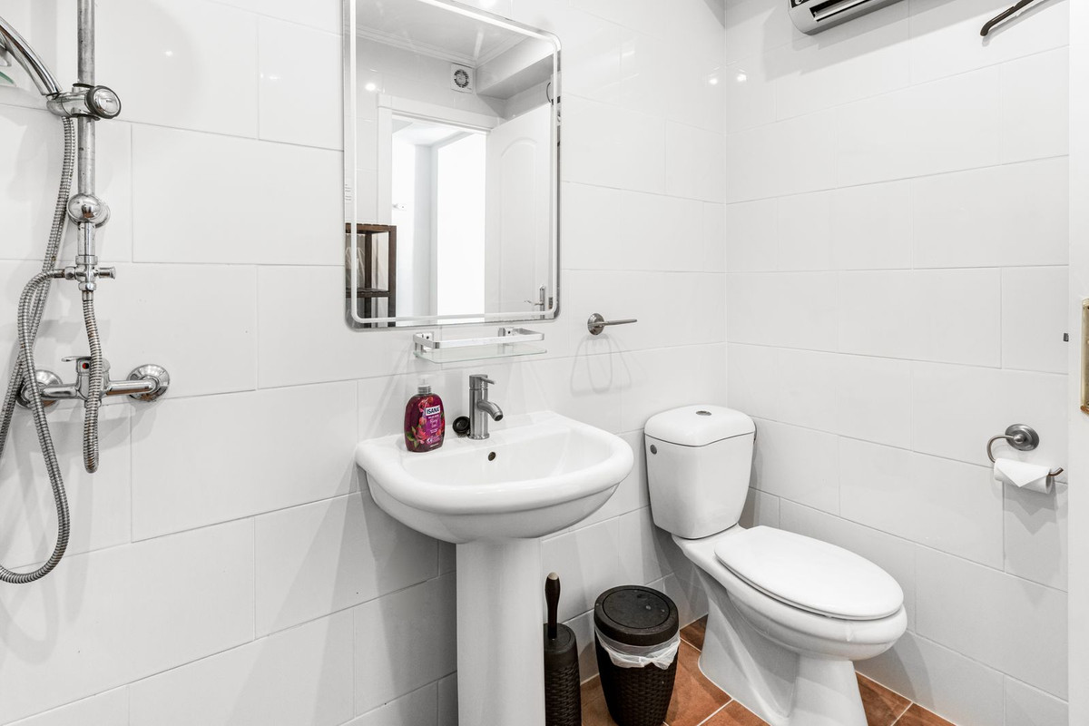 For sale - 8 Bedroom 5 Bathroom House - Detached Villa in San Miguel de Salinas - San Miguel  - Alicante