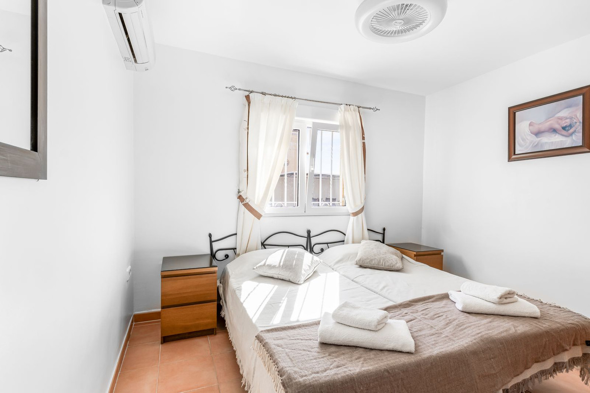 For sale - 8 Bedroom 5 Bathroom House - Detached Villa in San Miguel de Salinas - San Miguel  - Alicante