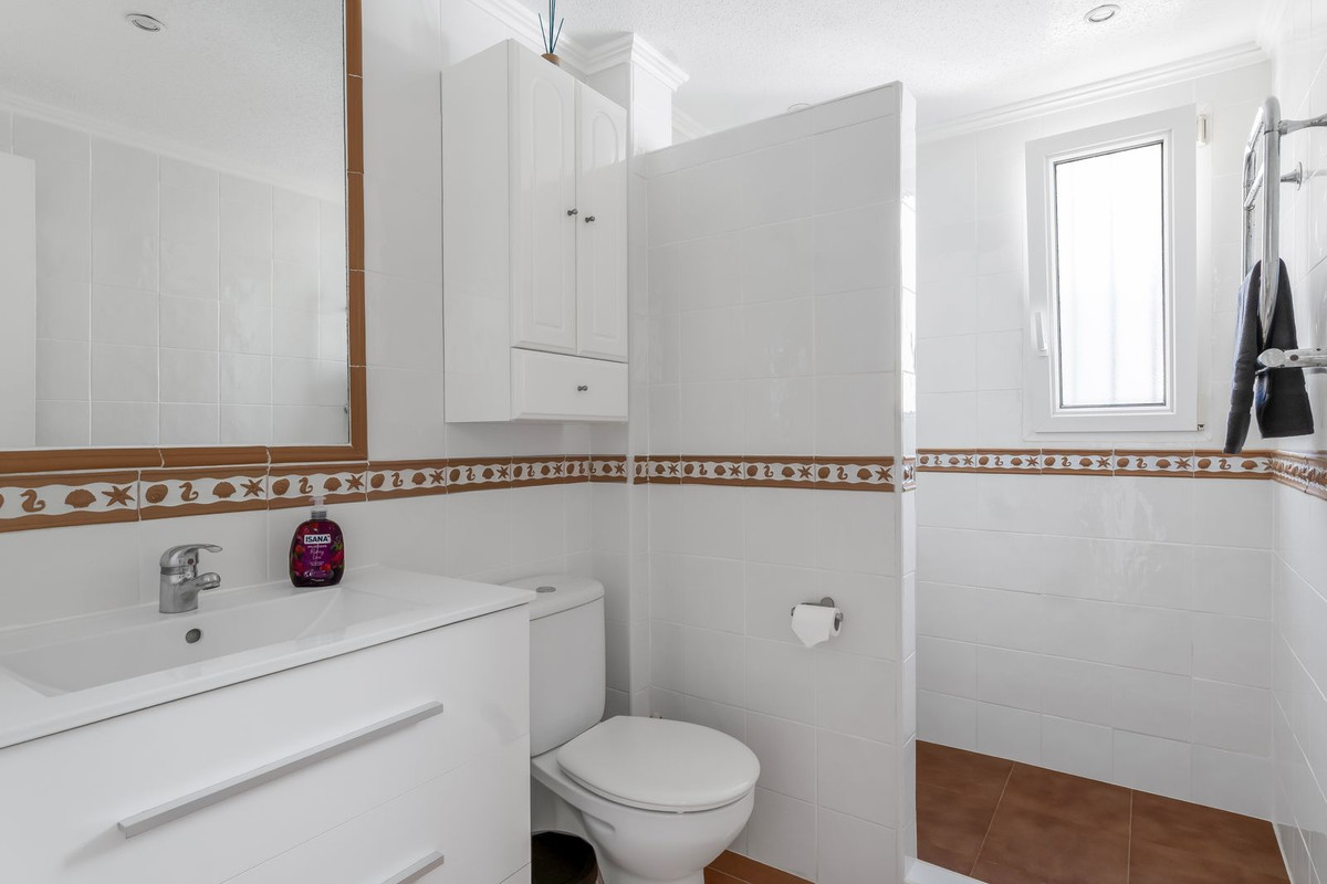 For sale - 8 Bedroom 5 Bathroom House - Detached Villa in San Miguel de Salinas - San Miguel  - Alicante