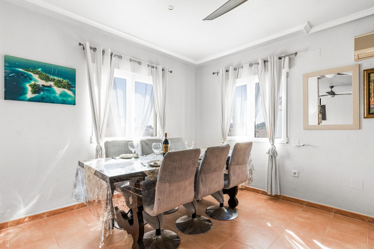 For sale - 8 Bedroom 5 Bathroom House - Detached Villa in San Miguel de Salinas - San Miguel  - Alicante