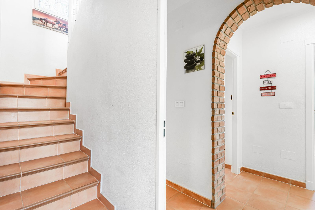 For sale - 8 Bedroom 5 Bathroom House - Detached Villa in San Miguel de Salinas - San Miguel de Salinas Centro  - Alicante