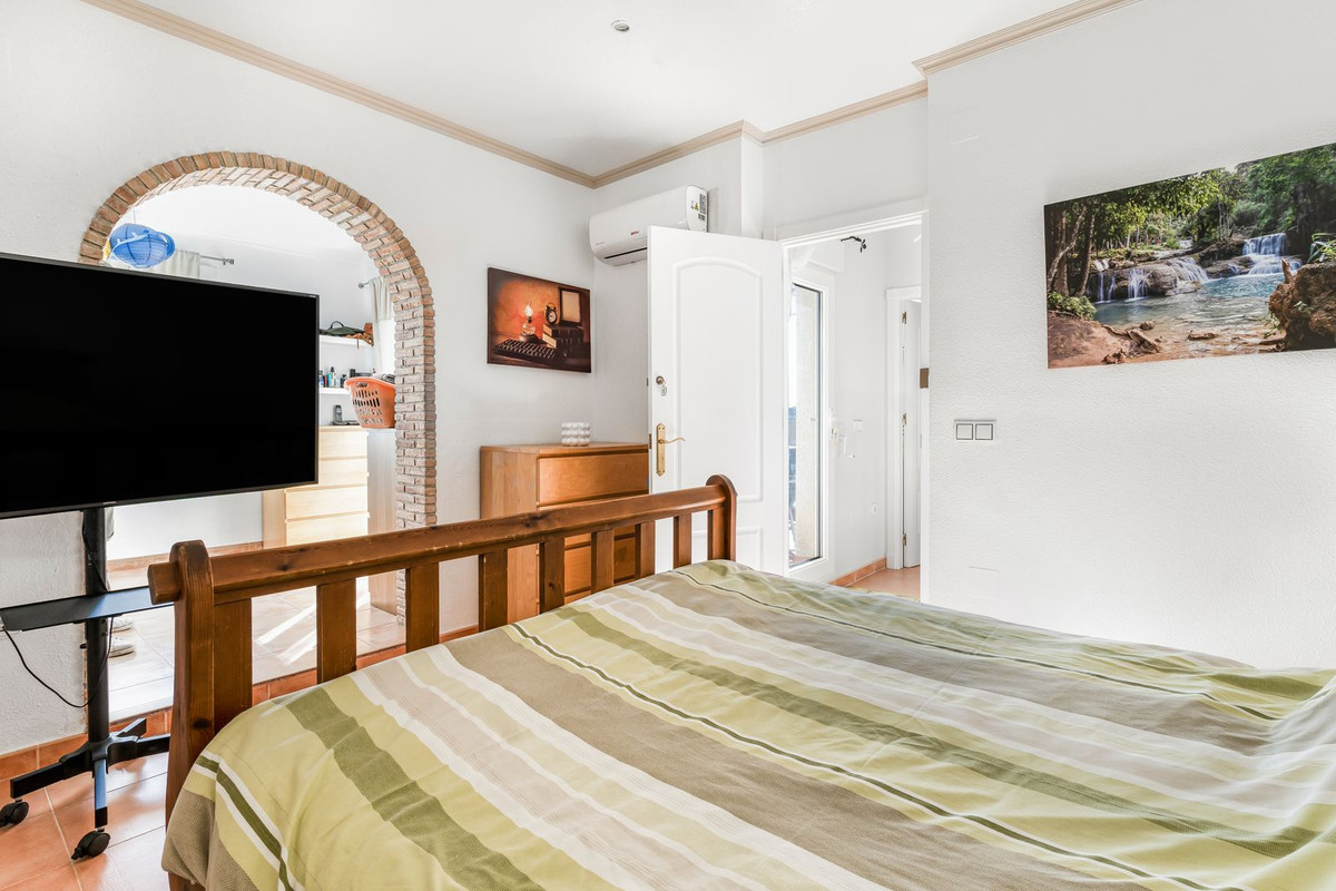 For sale - 8 Bedroom 5 Bathroom House - Detached Villa in San Miguel de Salinas - San Miguel  - Alicante