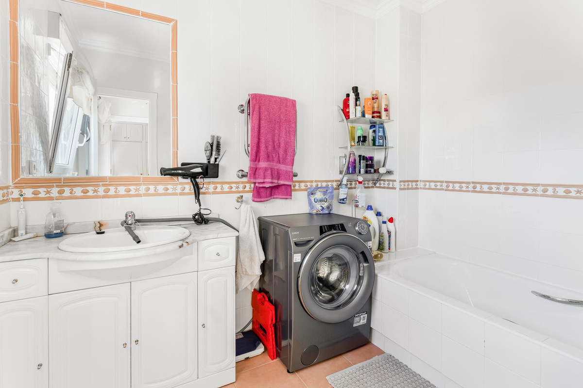 For sale - 8 Bedroom 5 Bathroom House - Detached Villa in San Miguel de Salinas - San Miguel de Salinas Centro  - Alicante