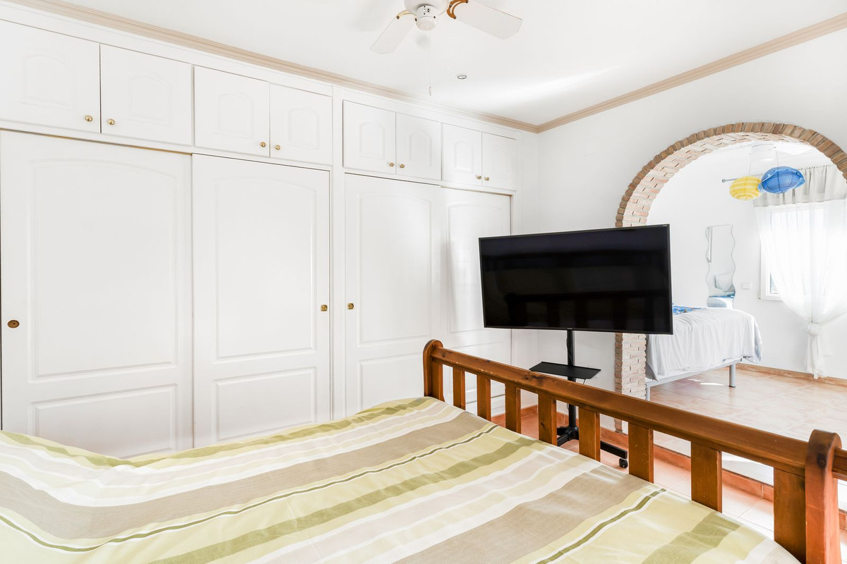 For sale - 8 Bedroom 5 Bathroom House - Detached Villa in San Miguel de Salinas - San Miguel  - Alicante