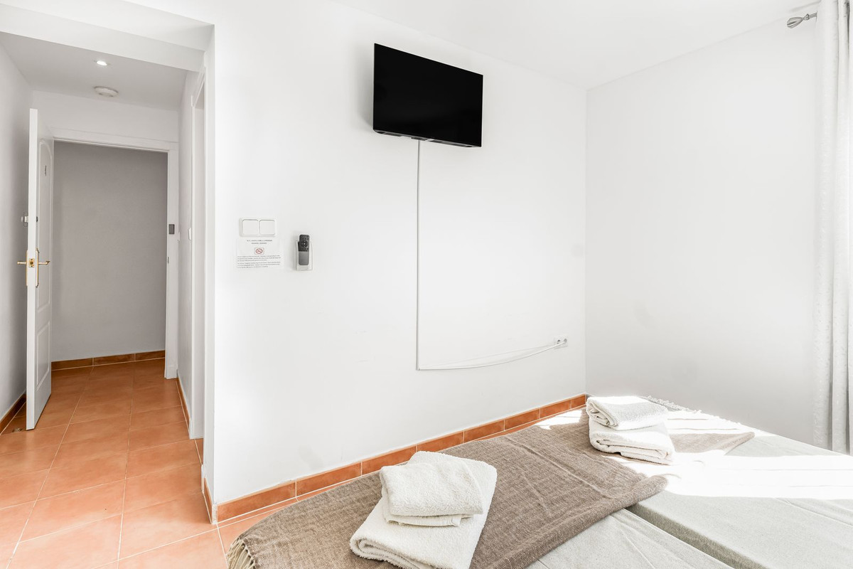 For sale - 8 Bedroom 5 Bathroom House - Detached Villa in San Miguel de Salinas - San Miguel  - Alicante