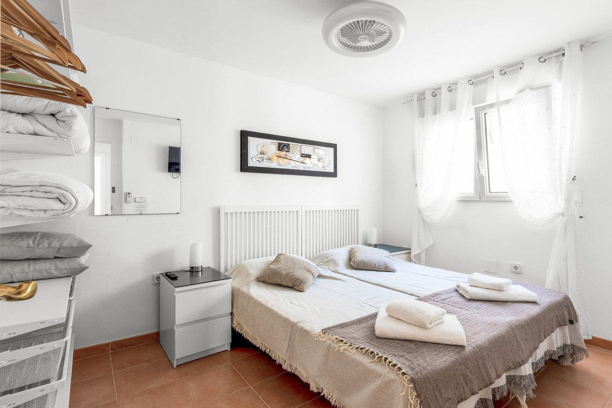 For sale - 8 Bedroom 5 Bathroom House - Detached Villa in San Miguel de Salinas - San Miguel  - Alicante