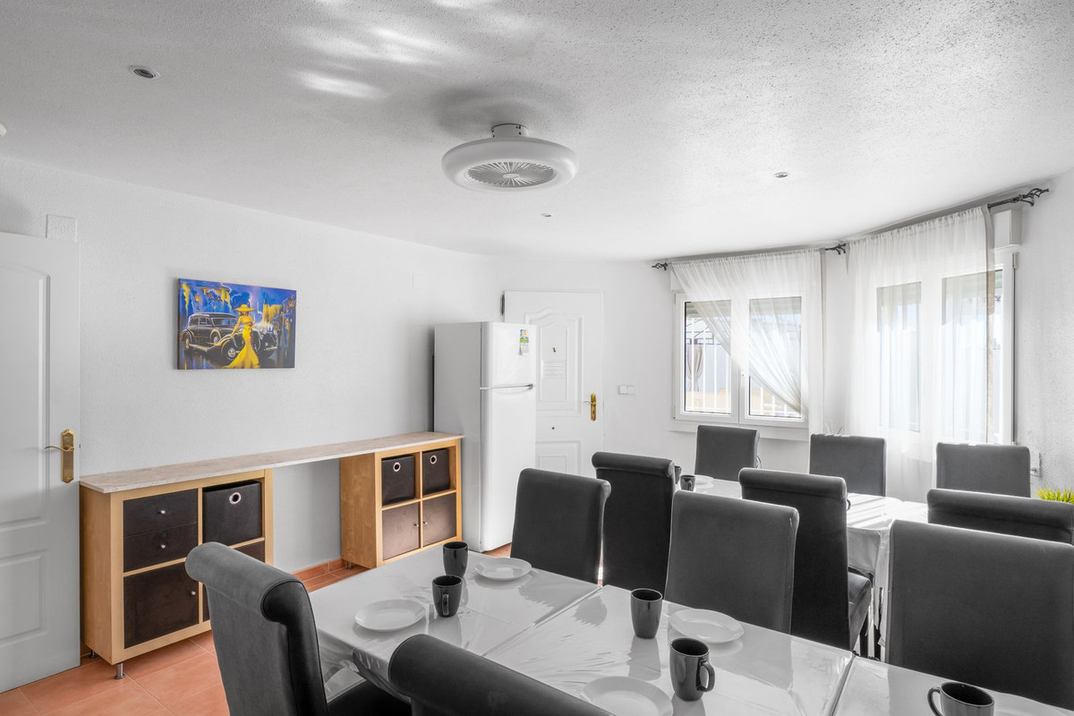 For sale - 8 Bedroom 5 Bathroom House - Detached Villa in San Miguel de Salinas - San Miguel  - Alicante