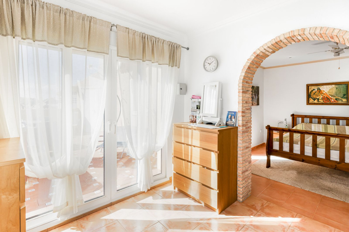 For sale - 8 Bedroom 5 Bathroom House - Detached Villa in San Miguel de Salinas - San Miguel  - Alicante