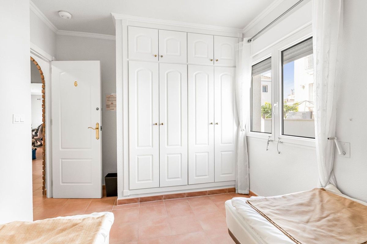 For sale - 8 Bedroom 5 Bathroom House - Detached Villa in San Miguel de Salinas - San Miguel de Salinas Centro  - Alicante