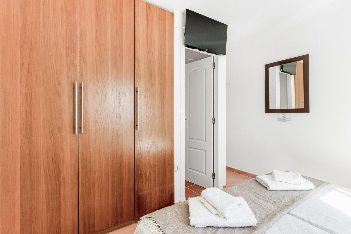 For sale - 8 Bedroom 5 Bathroom House - Detached Villa in San Miguel de Salinas - San Miguel de Salinas Centro  - Alicante