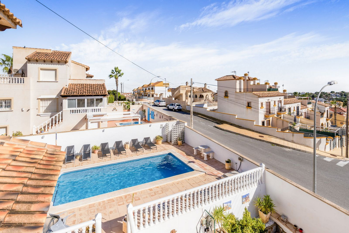 For sale - 8 Bedroom 5 Bathroom House - Detached Villa in San Miguel de Salinas - San Miguel  - Alicante