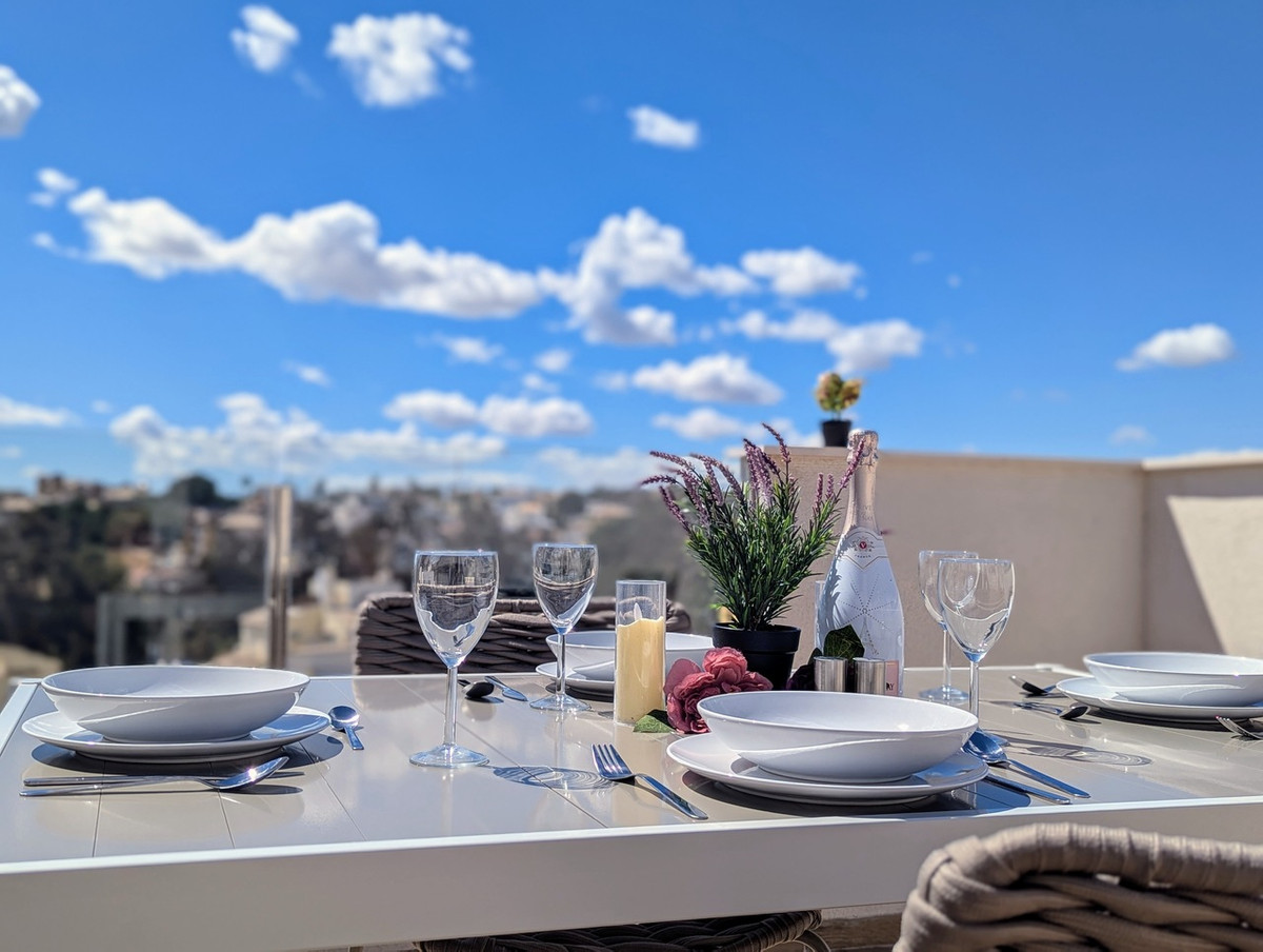 For sale - 2 Bedroom 2 Bathroom Penthouse in Villamartin  - Villamartin  - Alicante