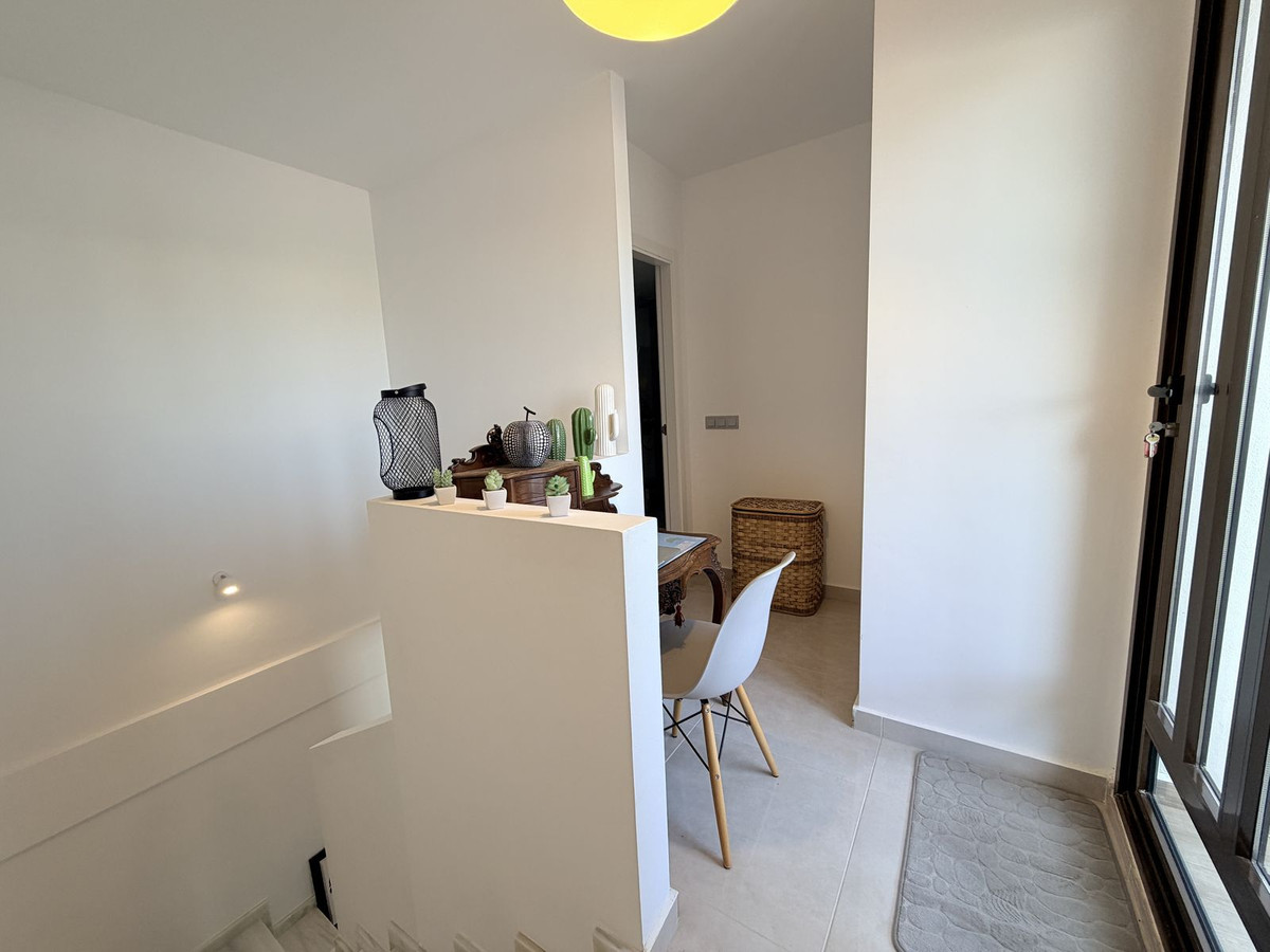 For sale - 3 Bedroom 2 Bathroom House - Semi-Detached House in Orihuela - Lomas de Cabo Roig  - Alicante