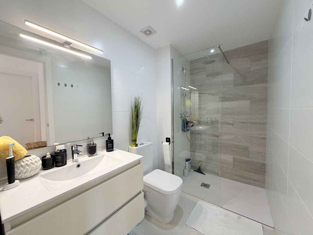 For sale - 3 Bedroom 2 Bathroom House - Semi-Detached House in Orihuela - Lomas de Cabo Roig  - Alicante