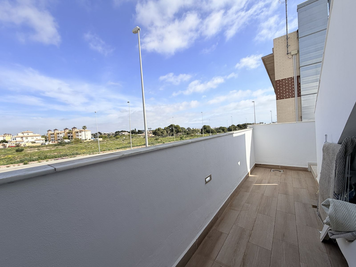 For sale - 3 Bedroom 2 Bathroom House - Semi-Detached House in Orihuela - Lomas de Cabo Roig  - Alicante