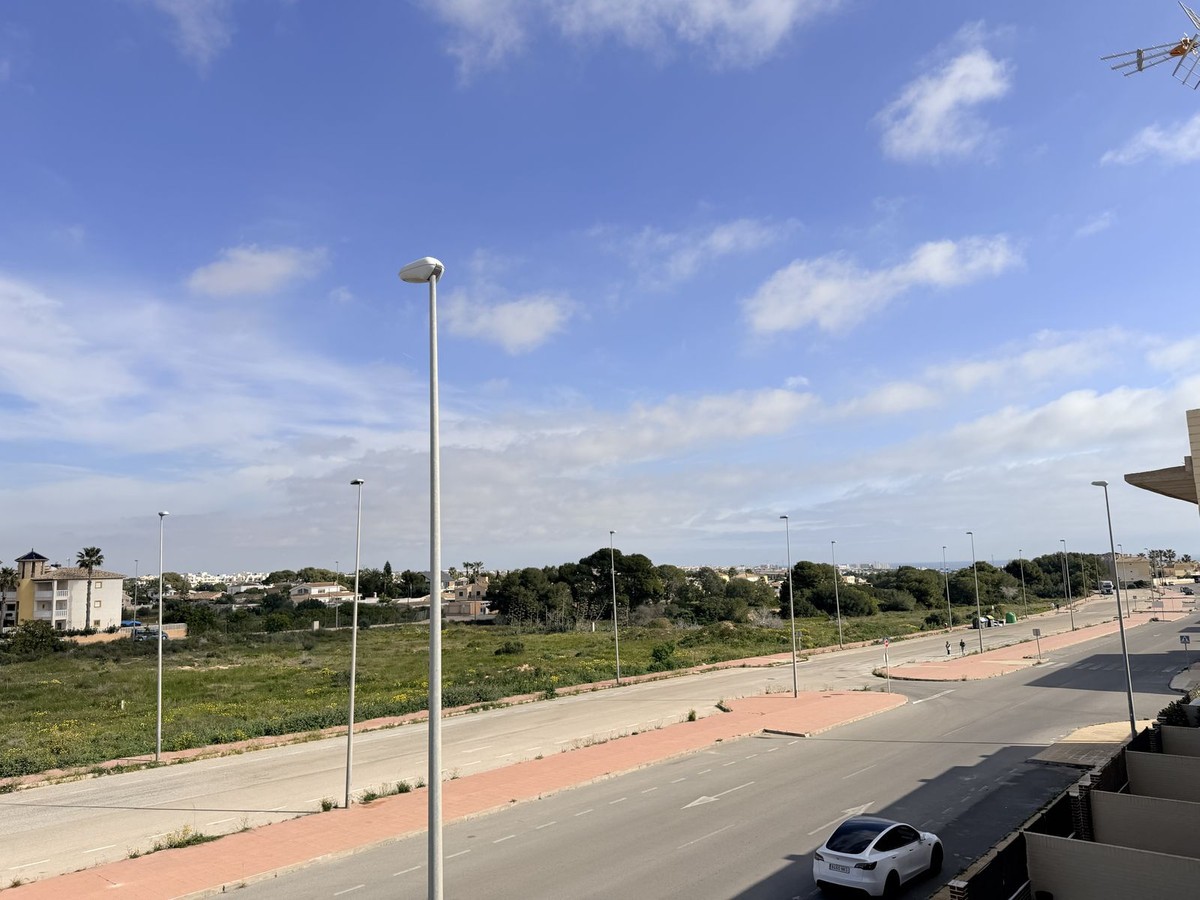 For sale - 3 Bedroom 2 Bathroom House - Semi-Detached House in Orihuela - Lomas de Cabo Roig  - Alicante