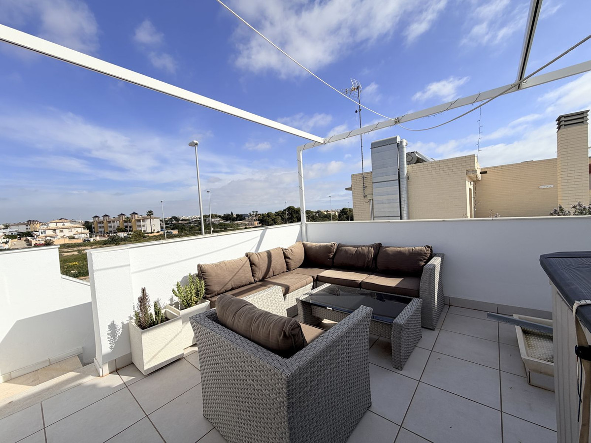 For sale - 3 Bedroom 2 Bathroom House - Semi-Detached House in Orihuela - Lomas de Cabo Roig  - Alicante