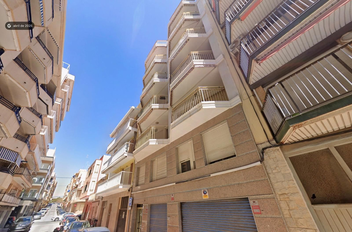 For sale - 3 Bedroom 2 Bathroom Apartment - Middle Floor Apartment in Santa Pola - Santa Pola Centro  - Alicante