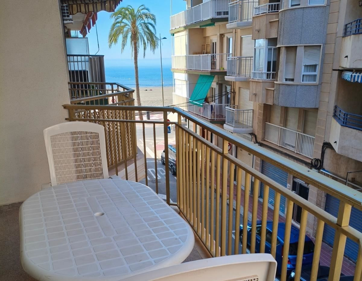For sale - 3 Bedroom 2 Bathroom Apartment - Middle Floor Apartment in Santa Pola - Santa Pola Centro  - Alicante