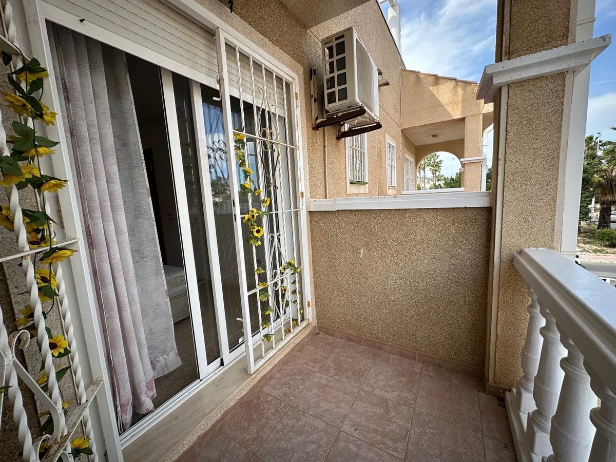 For sale - 3 Bedroom 3 Bathroom House - Townhouse in Orihuela - Punta Prima  - Alicante