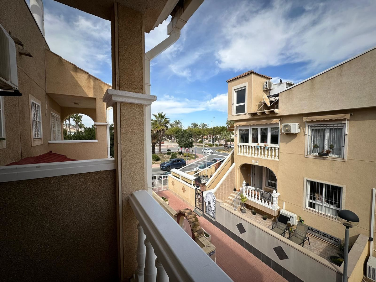 For sale - 3 Bedroom 3 Bathroom House - Townhouse in Orihuela - Punta Prima  - Alicante