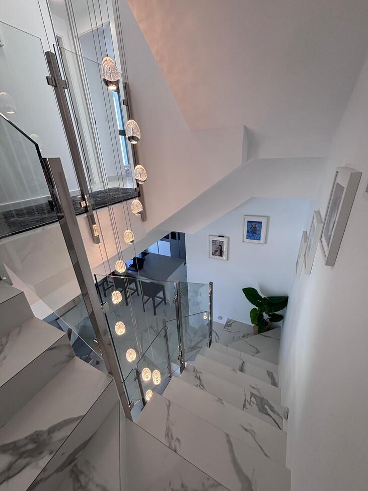 For sale - 5 Bedroom 3 Bathroom Villa in Villamartin - Costa Blanca  - Alicante