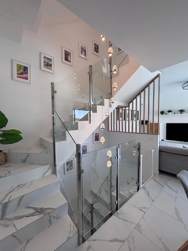 For sale - 5 Bedroom 3 Bathroom Villa in Villamartin - Costa Blanca  - Alicante