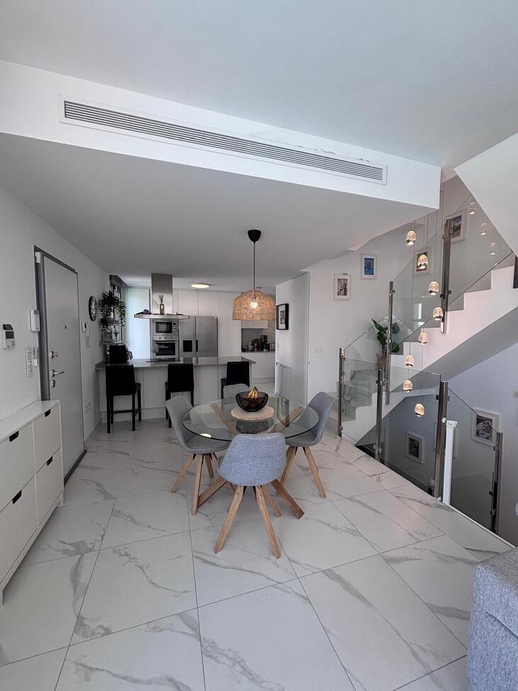 For sale - 5 Bedroom 3 Bathroom Villa in Villamartin - Costa Blanca  - Alicante