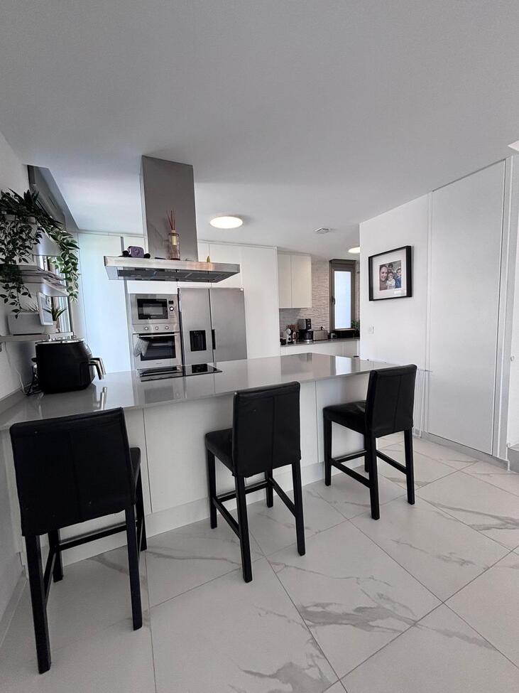 For sale - 5 Bedroom 3 Bathroom Villa in Villamartin - Costa Blanca  - Alicante