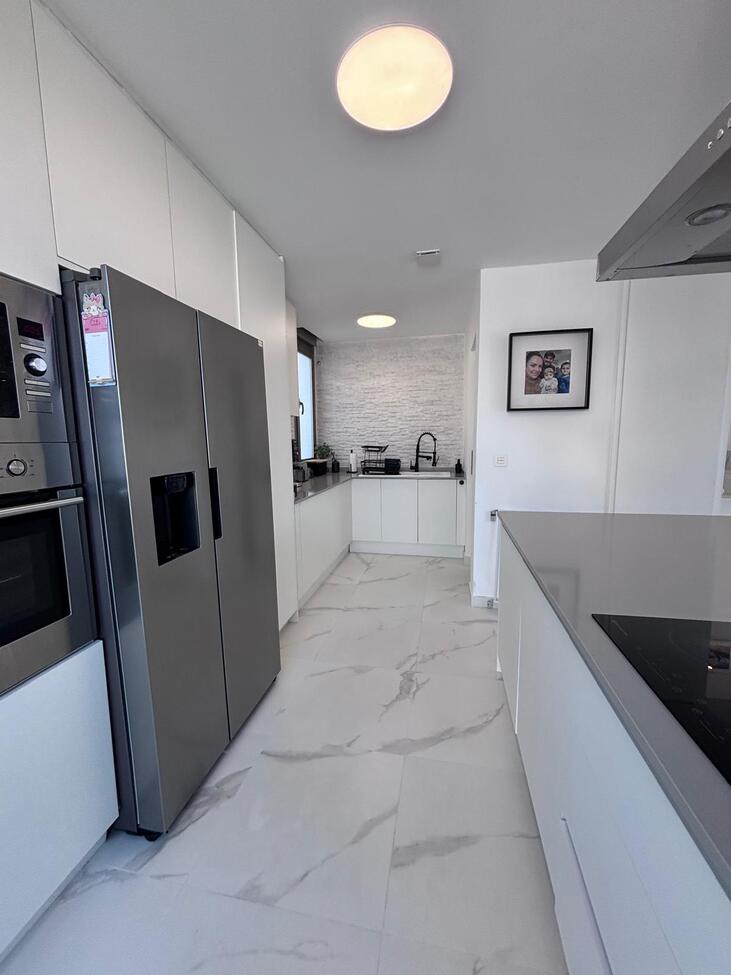 For sale - 5 Bedroom 3 Bathroom Villa in Villamartin - Costa Blanca  - Alicante