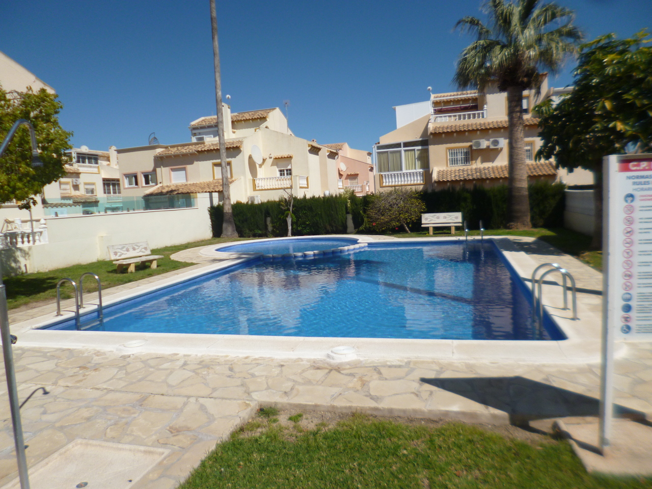 For sale - 3 Bedroom 2 Bathroom Town House in Playa Flamenca - Costa Blanca  - Alicante