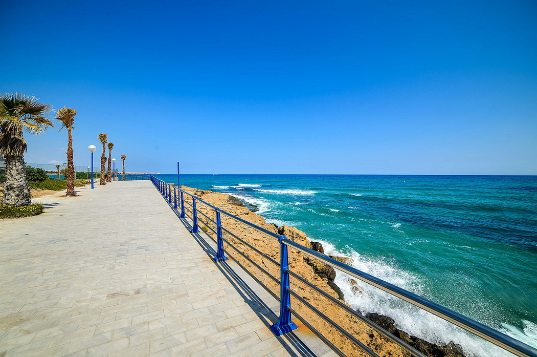 For sale - 3 Bedroom 2 Bathroom Town House in Playa Flamenca - Costa Blanca  - Alicante