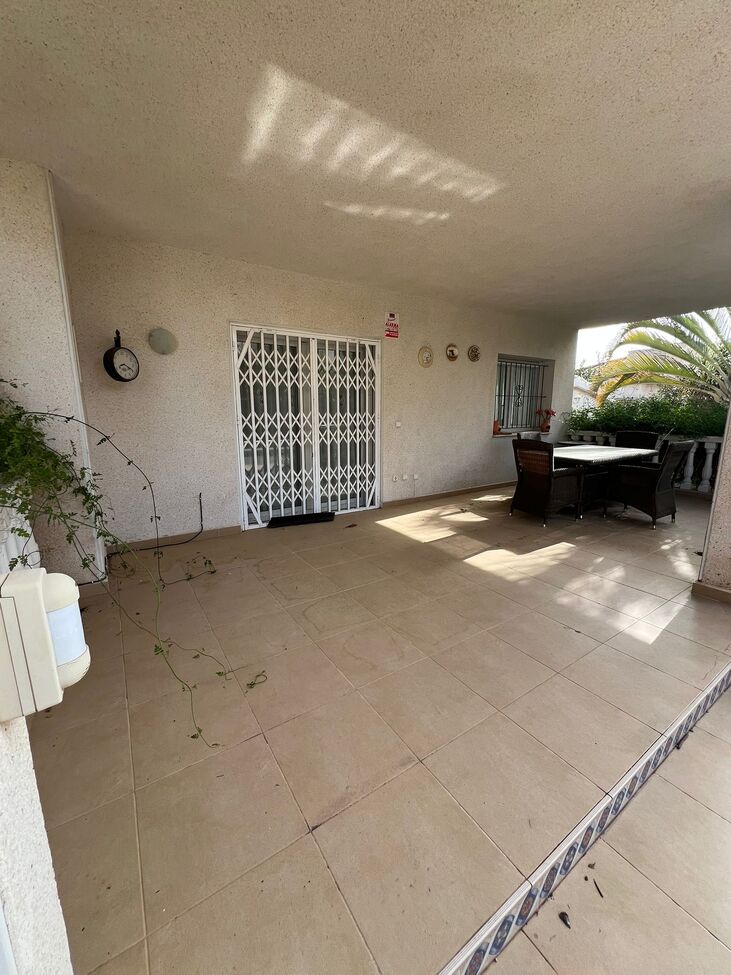 For sale - 3 Bedroom 2 Bathroom Villa in Playa Flamenca - Playa Flamenca  - Alicante