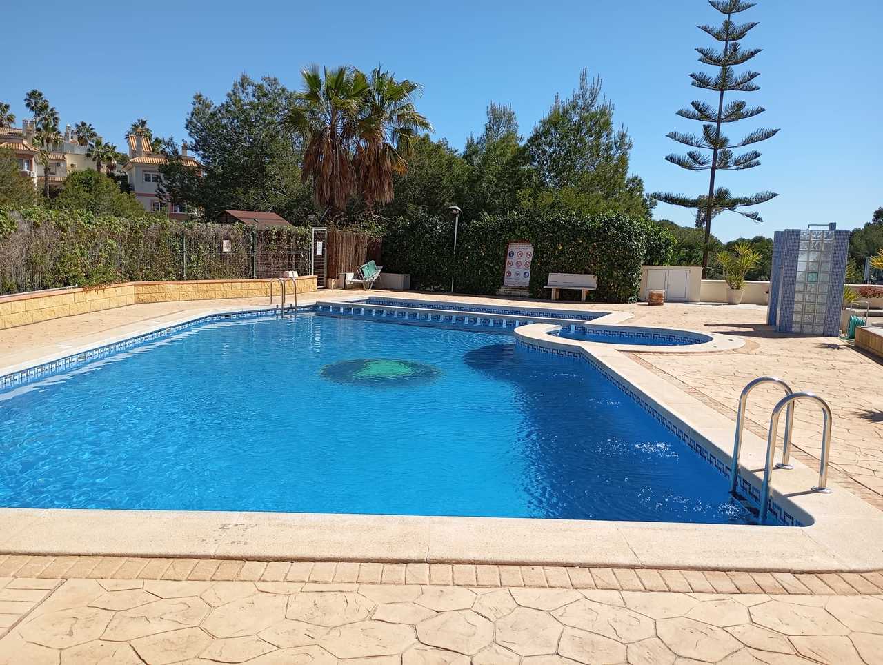 For sale - 2 Bedroom 1 Bathroom Apartment in Villamartin - Costa Blanca  - Alicante