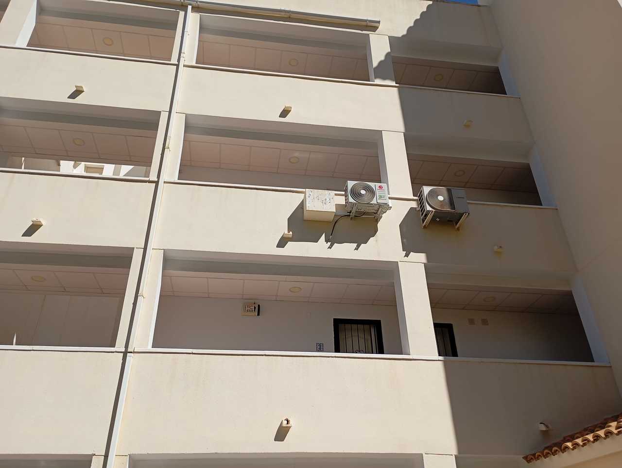 For sale - 2 Bedroom 1 Bathroom Apartment in Villamartin - Costa Blanca  - Alicante