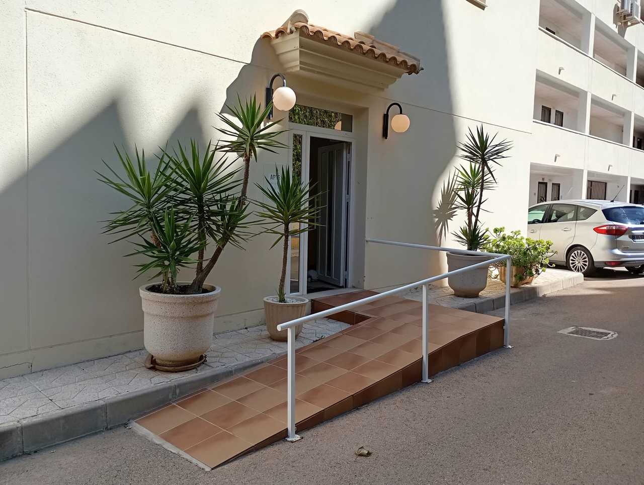 For sale - 2 Bedroom 1 Bathroom Apartment in Villamartin - Costa Blanca  - Alicante