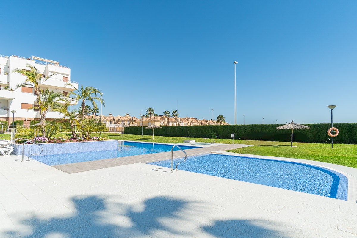 For sale - 2 Bedroom 2 Bathroom Apartment in Lomas de Cabo Roig - Costa Blanca  - Alicante