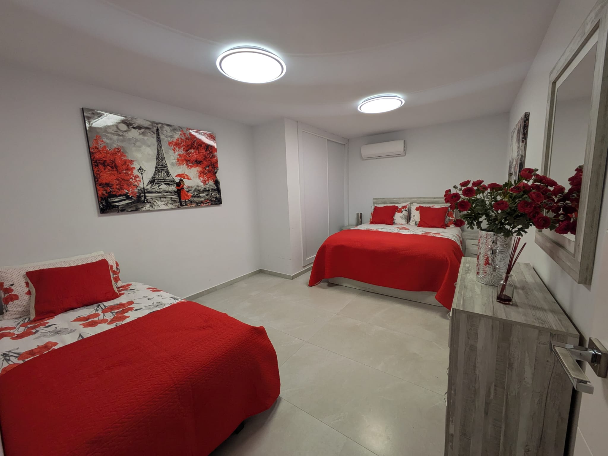 For sale - 2 Bathroom villa in Villamartin -  - Alicante