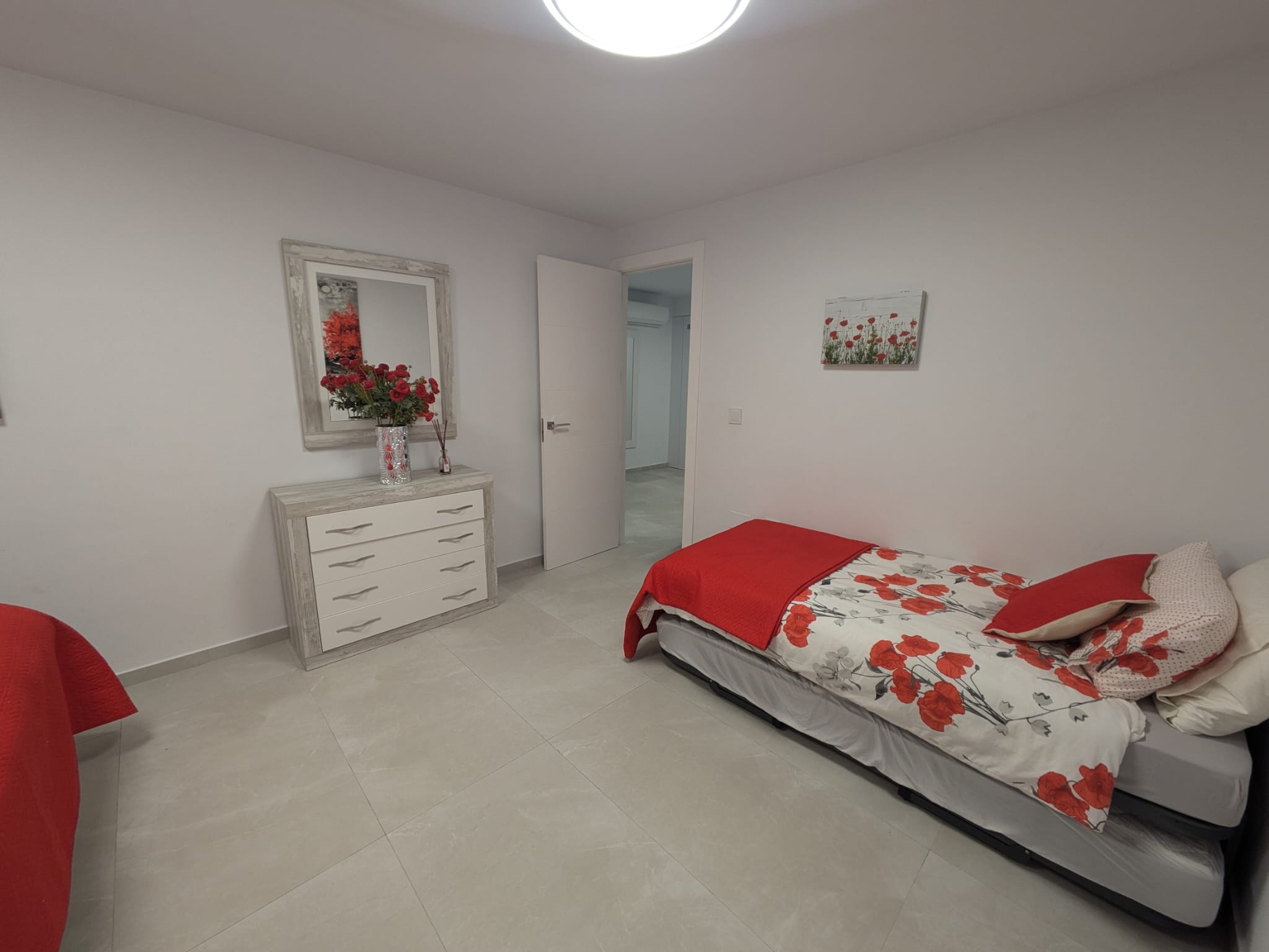 For sale - 2 Bathroom villa in Villamartin -  - Alicante