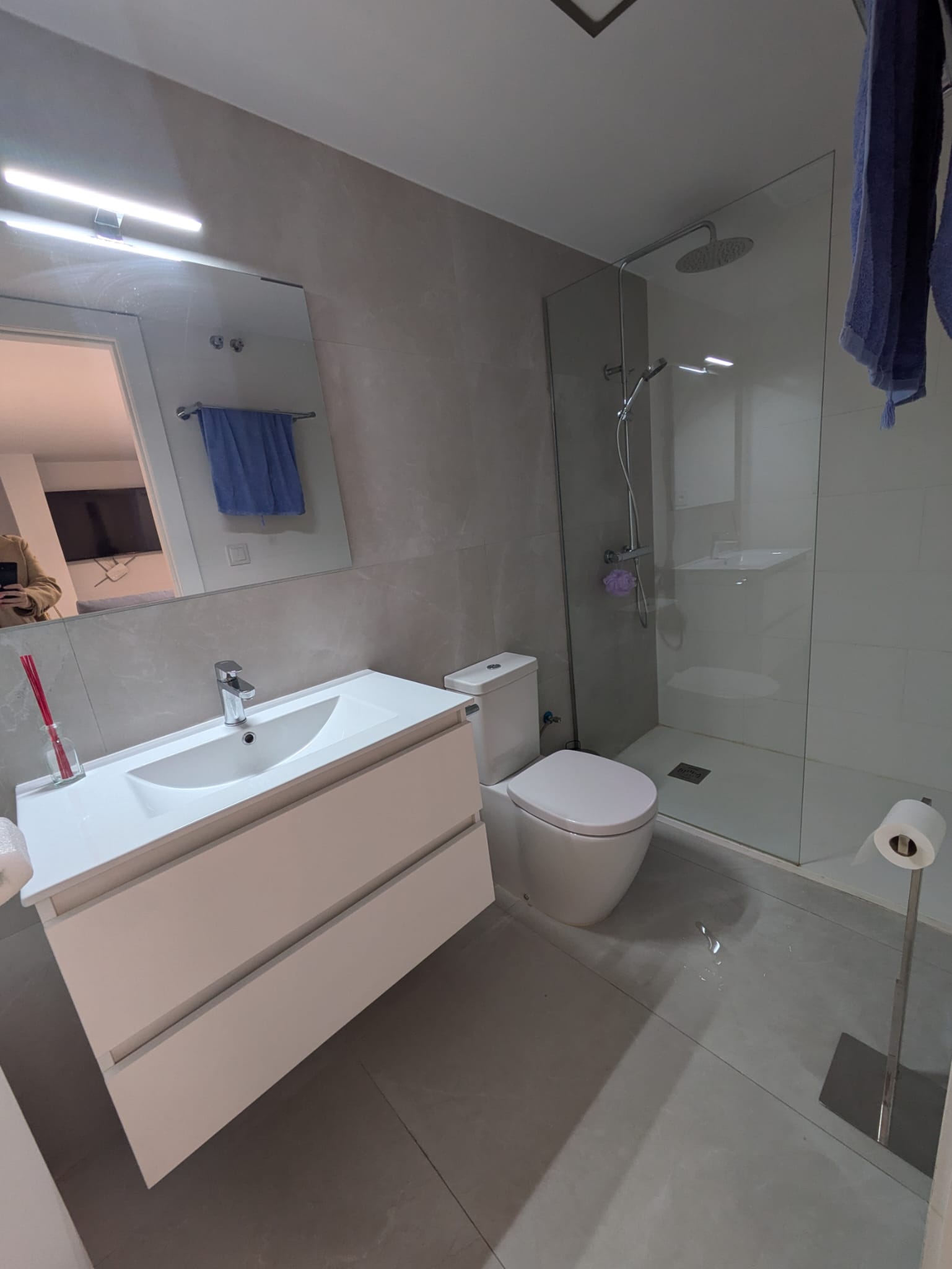 For sale - 2 Bathroom villa in Villamartin -  - Alicante