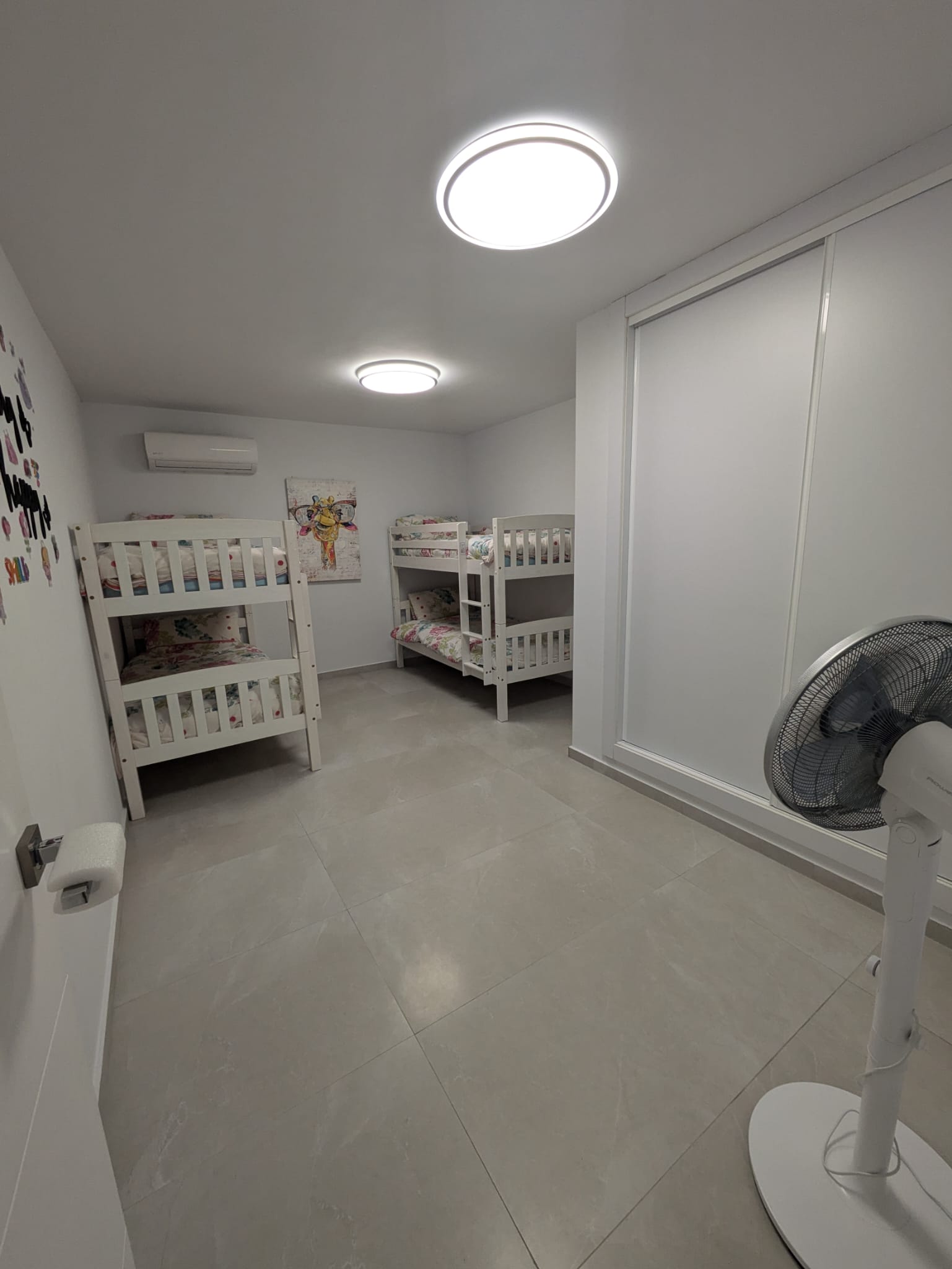 For sale - 2 Bathroom villa in Villamartin -  - Alicante