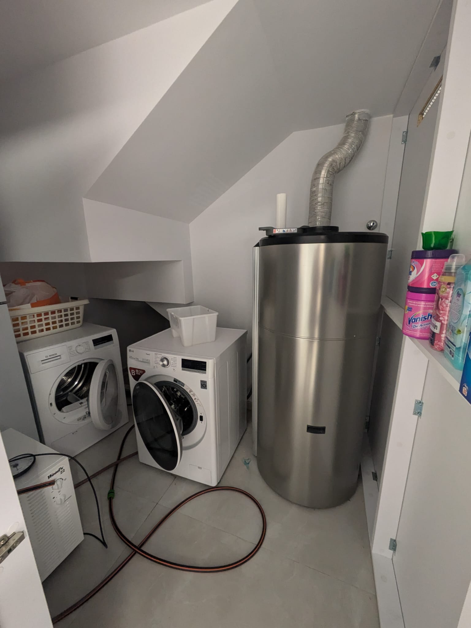 For sale - 2 Bathroom villa in Villamartin -  - Alicante