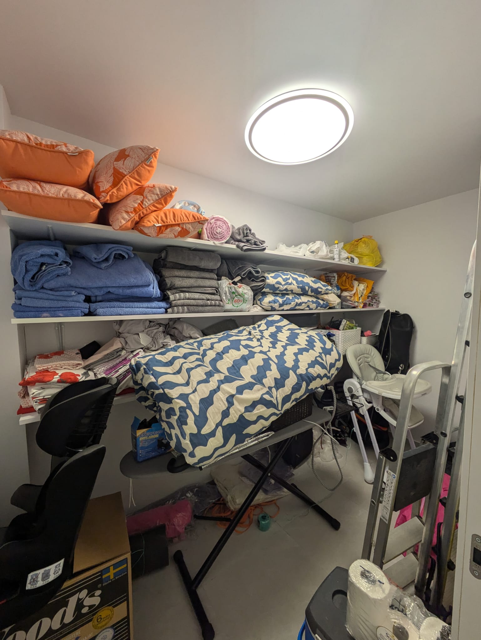 For sale - 2 Bathroom villa in Villamartin -  - Alicante