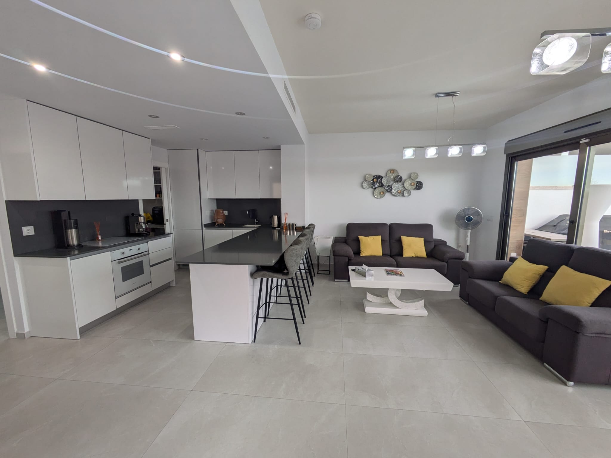 For sale - 2 Bathroom villa in Villamartin -  - Alicante